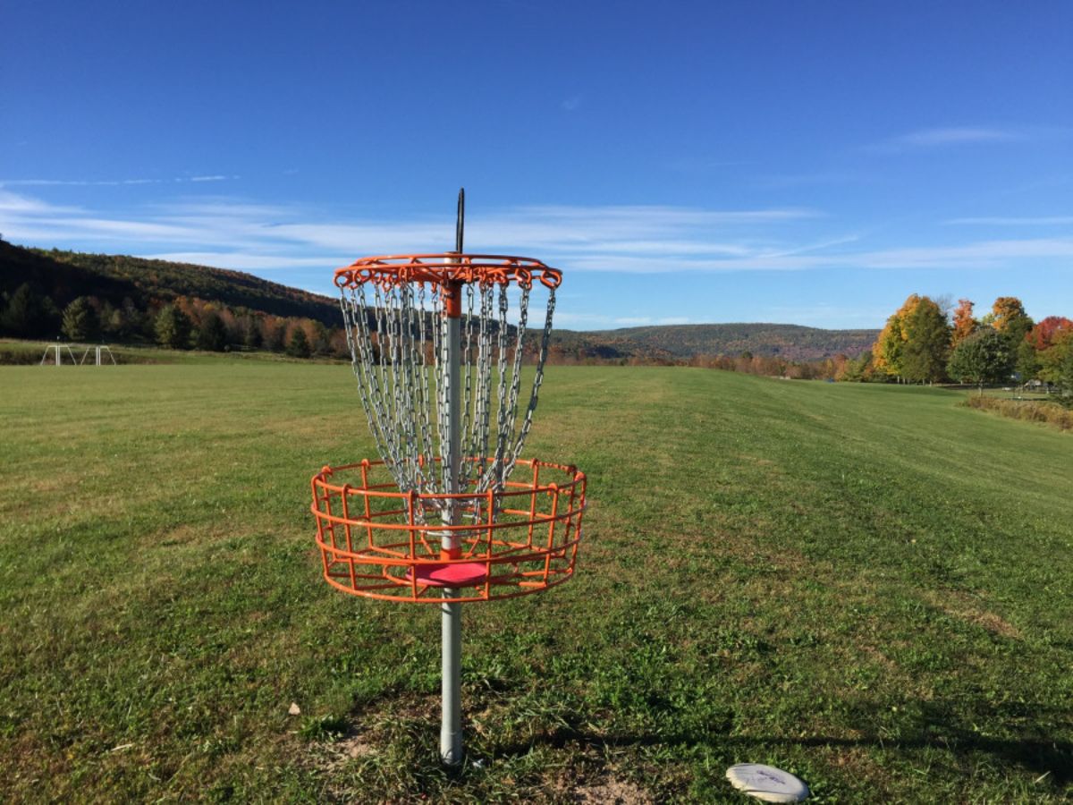 Disc Golf Scene: Have A Quick Look About Courses, Bags, Baskets and More disc golf scene