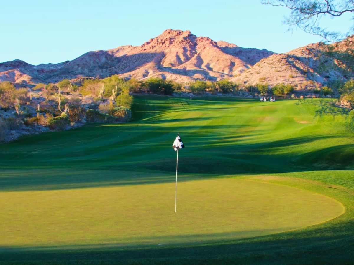 Las Vegas, NV: Desert Oasis of Golfing Delight