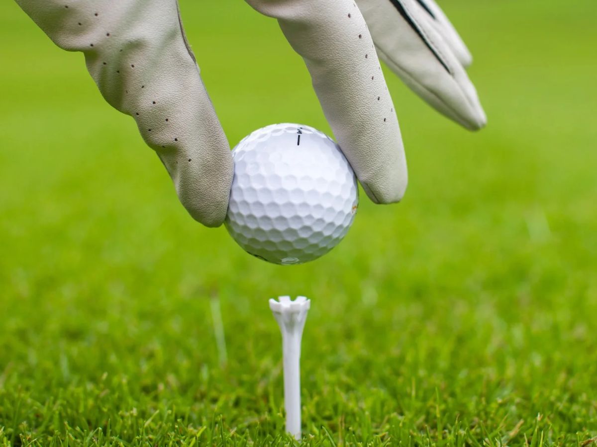 How Much Does A Golf Ball Weigh? Factors Influencing The Golf Ball ...