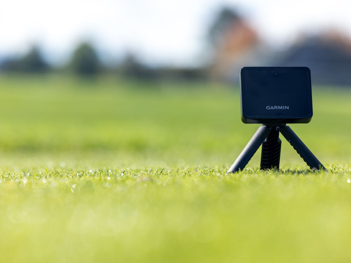 Garmin Approach R10 Launch Monitor & Golf Simulator